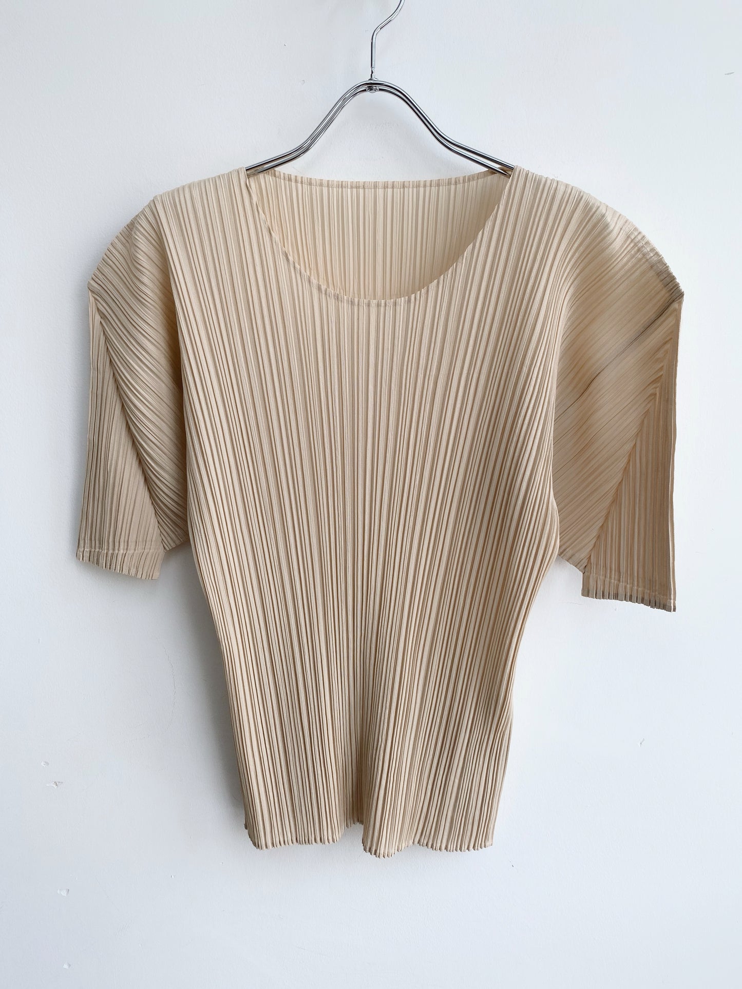 Issey Miyake Pleats Please Spring 1999 – Beige Pleated Top.