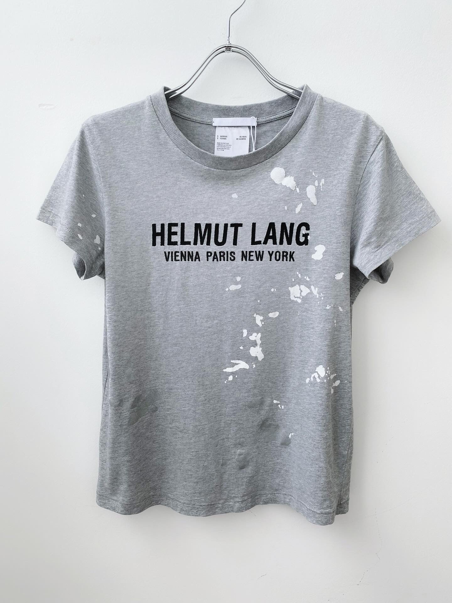 Helmut Lang – Grey Logo Paint-Splatter T-Shirt.