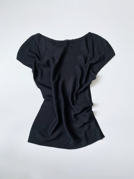 ISSEY MIYAKE SPRING 2014 PLEATED TOP.