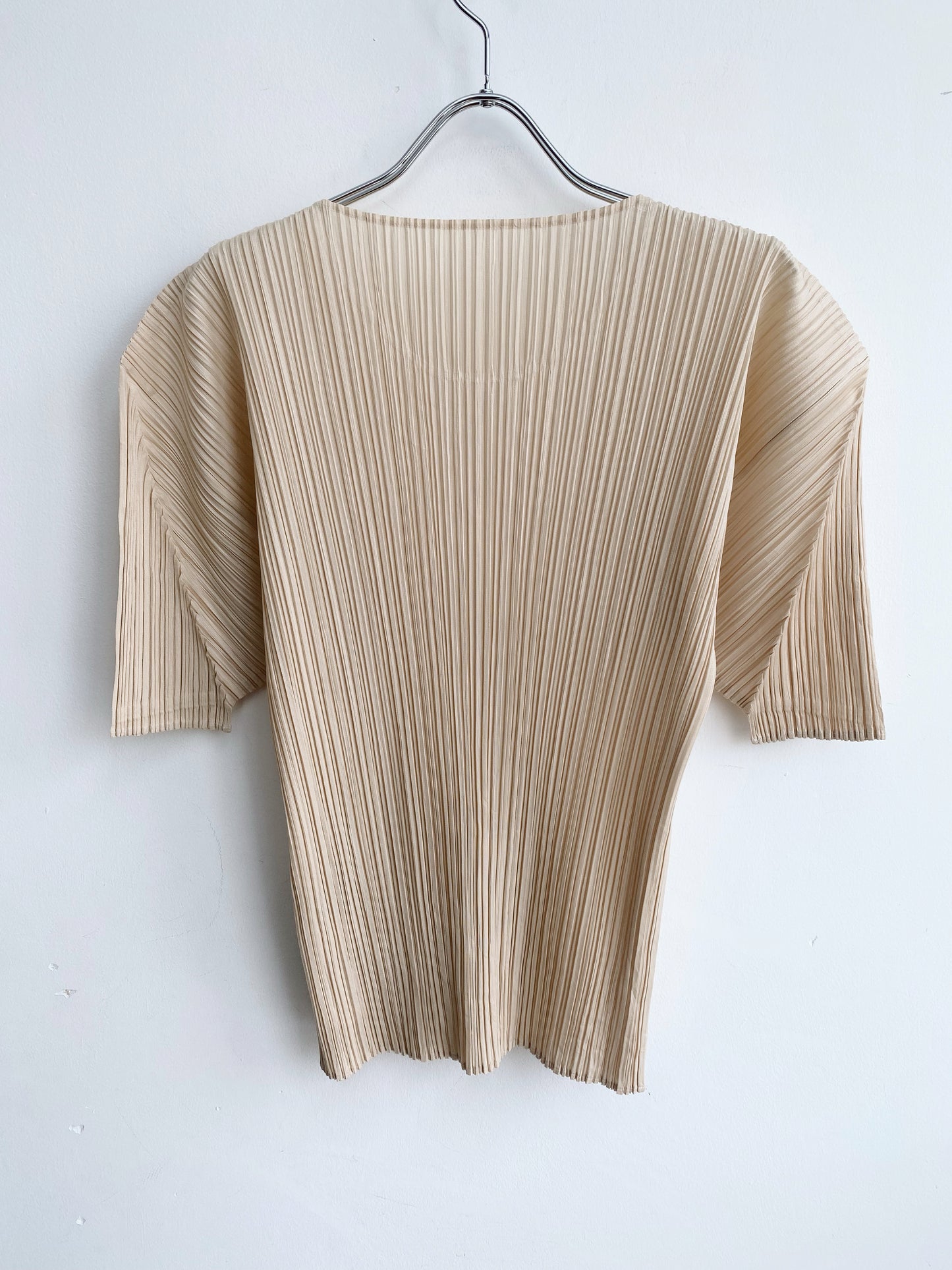 Issey Miyake Pleats Please Spring 1999 – Beige Pleated Top.