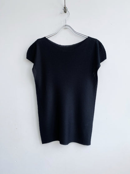 ISSEY MIYAKE SPRING 2014 PLEATED TOP.