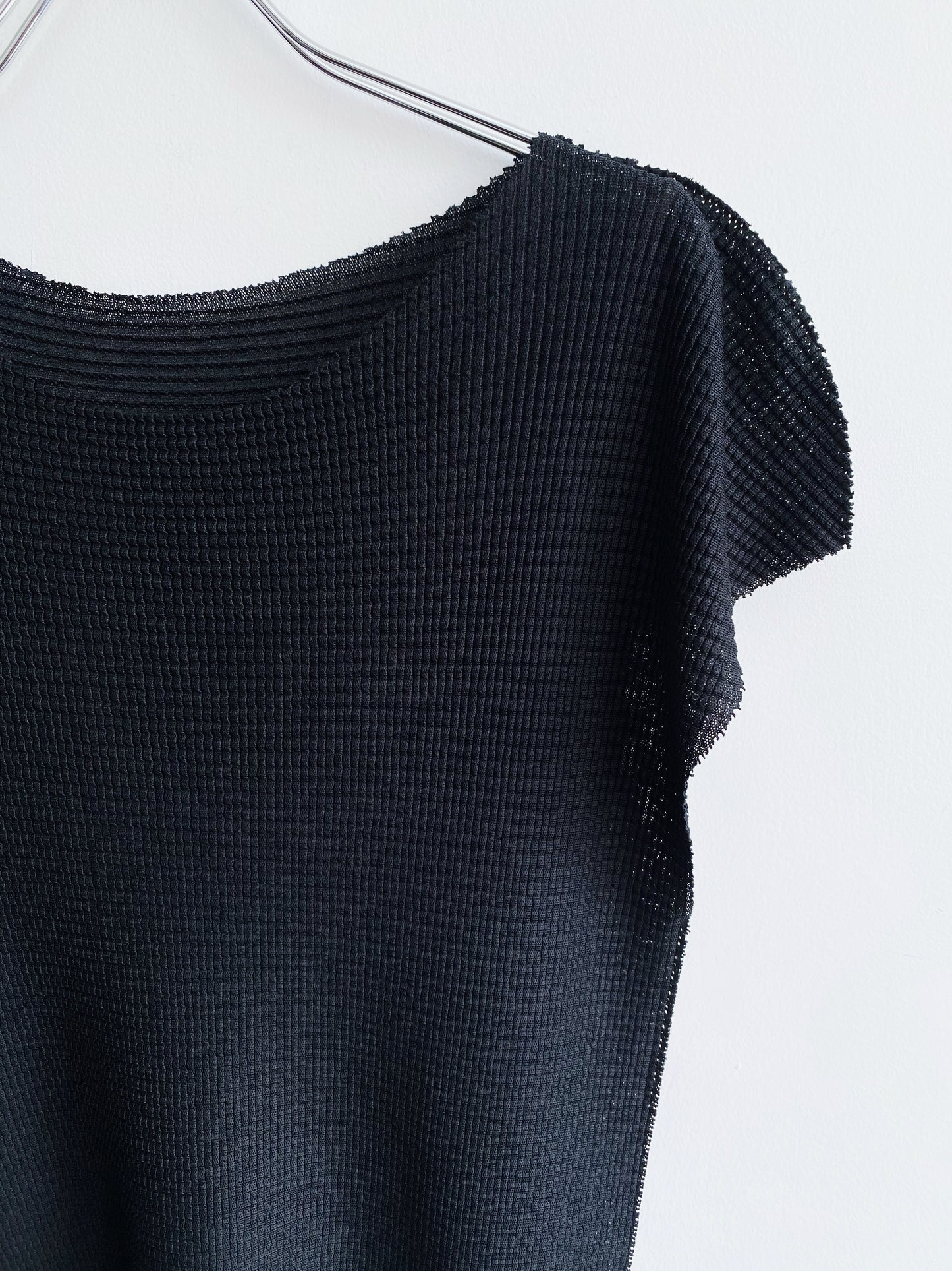 ISSEY MIYAKE SPRING 2014 PLEATED TOP.