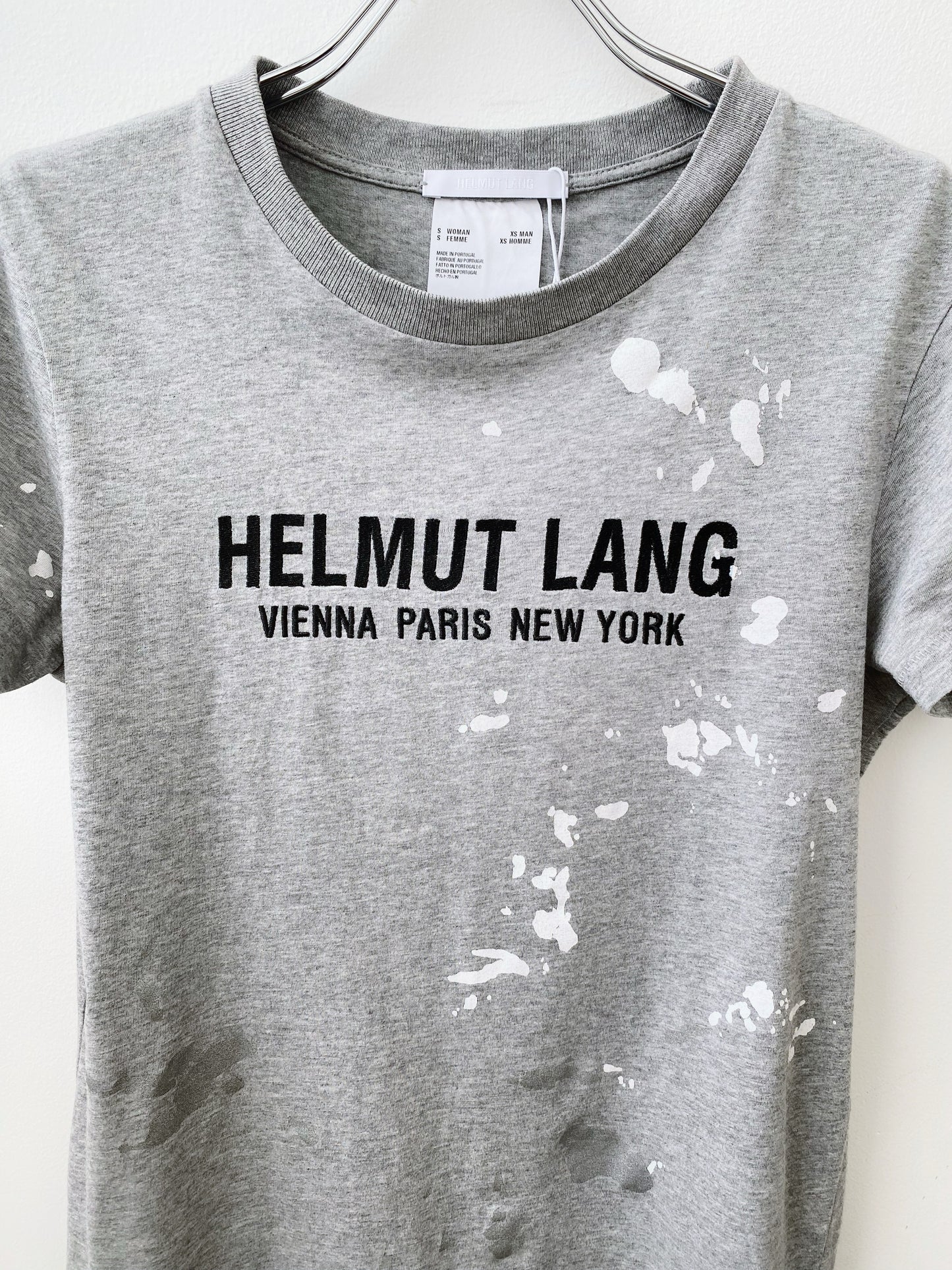 Helmut Lang – Grey Logo Paint-Splatter T-Shirt.